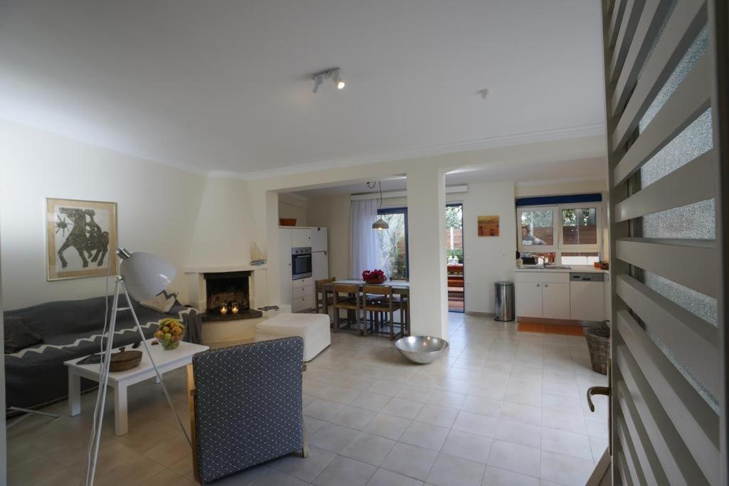 Beach Front House Kalamaki Bungalow Kato Galatas Esterno foto